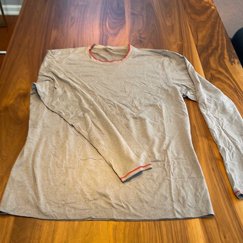 Lululemon l/s metal vent tech gray w/ red stripe sz xl
